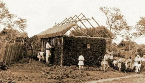 Claca - at the construction of the house