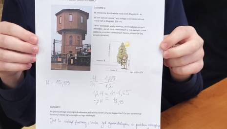 Group II applied mathematics to define the bloc of the monument and calculate the dimensions. Mathematical exploration of heritage - that happened in Solec Kujawski!
