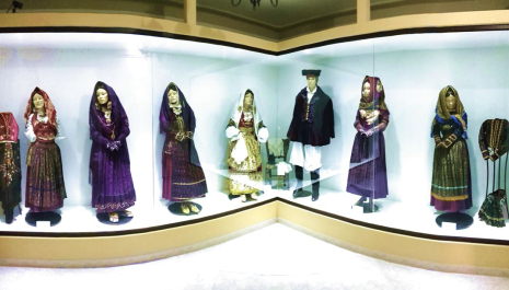 Casa Ligas - Uda museum: hall with festive and ceremonial clothes