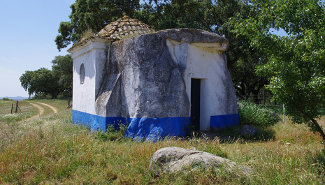 Dolmen-Capillade Sao Brissos, lugar que ejemplifica la integración que los pueblos del suroeste europeo vienen realizando de forma perpetua.