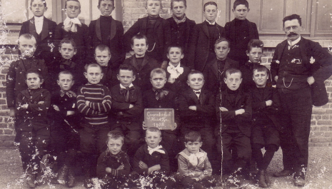 Ontdek 125 jaar gemeentelijk onderwijs op de site van HEY en Het Anker