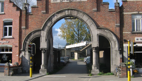 De toegangspoort van La Brugeoise & Nivelles