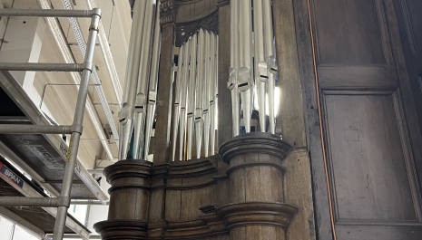 De restauratie van het orgel