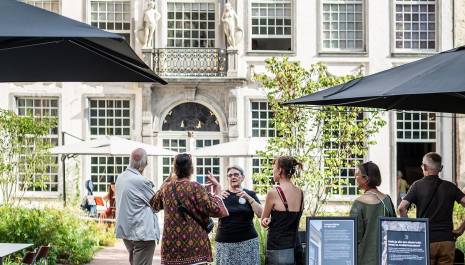 Ontdek De Hofkamer: rococoparel en eco-binnentuin naast de Grote Markt van Antwerpen