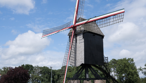 Molenaar Alexander vertelt het verhaal van de molen