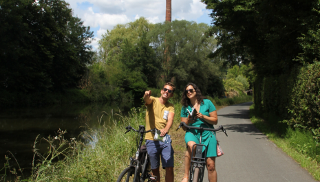 Fiets langs spoor en Dender in Aalst, met #STROOM