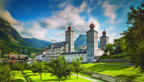 EIN INTERNATIONALES HANDELSIMPERIUM IM HERZEN DER ALPEN