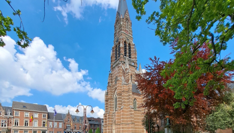 Op toer in de neogotische Sint-Martinuskerk