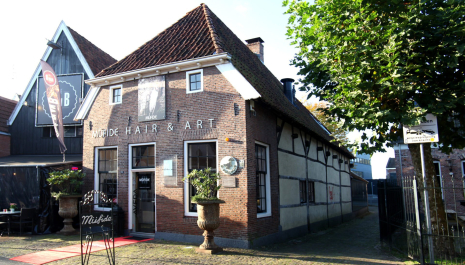Dr. Poolhuis