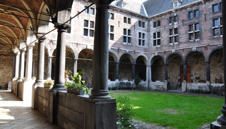 L’ancien couvent des frères mineurs et son jardin