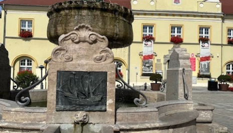 SPACER MIĘDZY PRZESZŁOŚCIĄ A PRZYSZŁOŚCIĄ Organizator