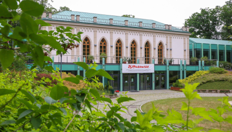 W stronę romantycznej Oranżerii i muzyki (20.09.2025) Organizator