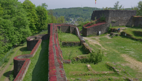 Le château fort d'Herbeumont
