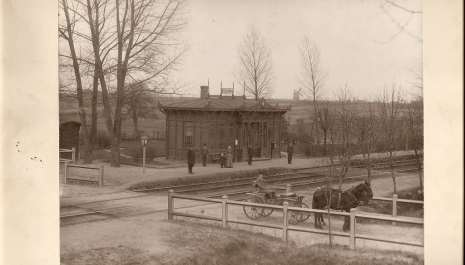 Pociąg do przeszłości. Historia dawnej poczekalni Organizator
