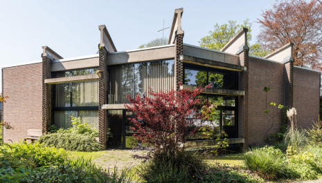 Een Kerk met Karakter – Ontdek de Sint-Jan Berchmanskerk