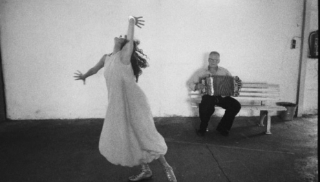 LIEUX DE MEMOIRE performance door Aster Henderieckx