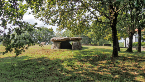 Dolmen de Cabaleiros ou a Casa da Moura
