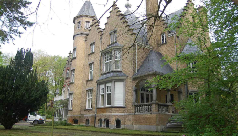 Ontdek het feeërieke decor van een landelijk kasteeltje