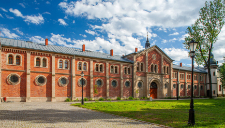 ARCHITEKTURA MOSTEM ŁĄCZĄCYM POKOLENIA Organizator