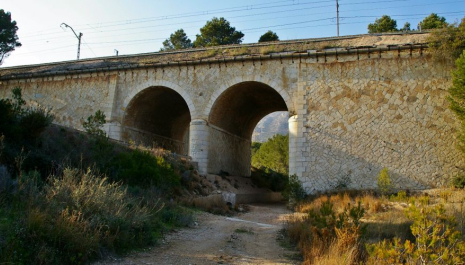 Portes cap el mar: les cantarilles del ferrocarril.