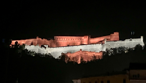 L’arte del costruire: scavare e creare con il marmo