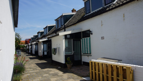 LOMBOK zijstraatje Schoolstraat nabij 31