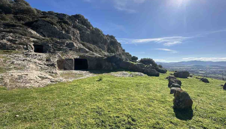 Domus de Janas Case o Tombe?