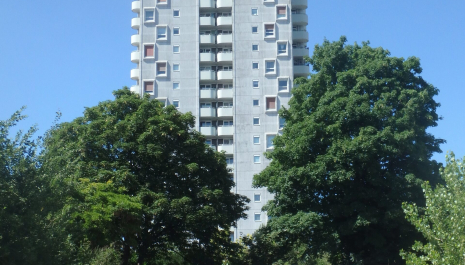 De Bolder, hoogbouwflat aan de Waterweg.
