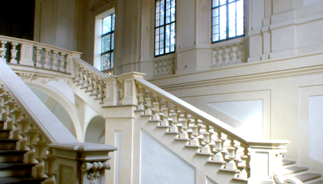 Palazzo Davia Bargellini. Architettura di interni di una dimora storica