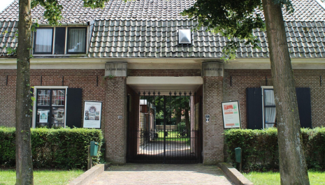 01.  Museum ‘Vroeger en Nu’ en Funerair ...