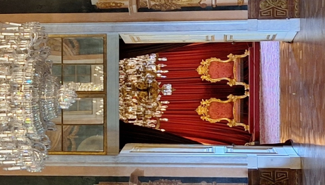 REIS E RAINHAS POR UM DIA