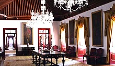 Visita orientada ao Palácio dos Capitães Generais