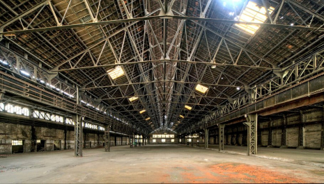 Interior de las naves de La Basconia