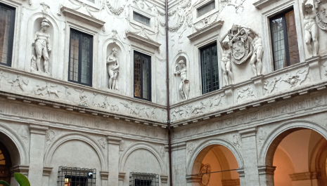 Dai Capodiferro agli Spada: architettura e illusione