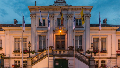 Vergaderen in stijl! Van oude naar nieuwe raadzaal.