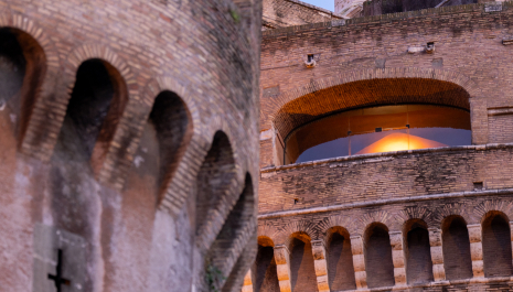 Castel Sant'Angelo e i suoi mille volti. Il connubio tra architettura e archeologia dalla fondazione del Mausoleo ai Capricci piranesiani