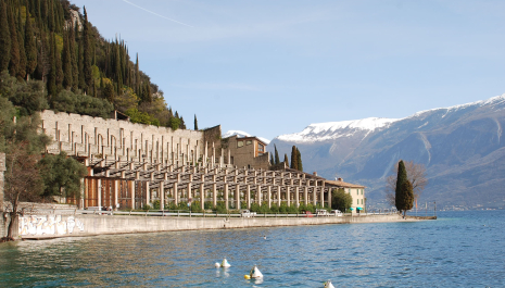 Una giornata nella limonaia del Pra dela fam. La serra più vasta del lago di Garda.