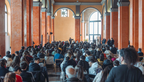 La statua medievale di Cristo nella Cripta di Santa Restituta
