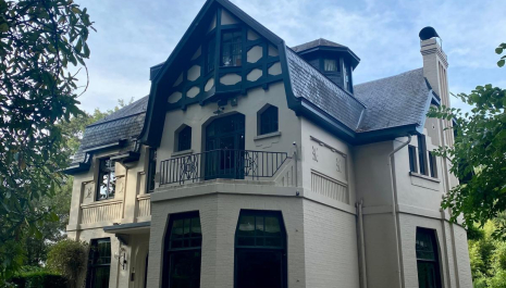 Geleid bezoek rondom een art-deco cottage