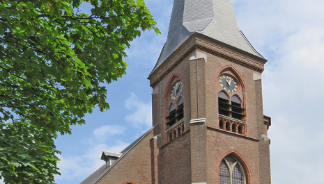 Parochiekerk Sint Odulphus en Begraafplaats