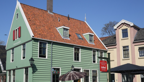 Restaurant Zaanse Kathmandu Kitchen/Gebouw de Waakza...