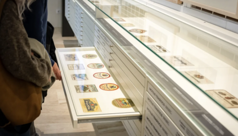 Visita guiada a la col·lecció d’etiquetes