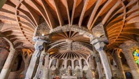 Visita: Cripta de Gaudí. Arquitectura i històries