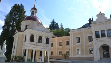 Töpperschloss und Töpperkapelle Neubruck