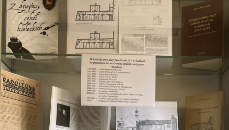 Wokół biblioteki: historia i architektura budynku PBW im. Gustawa Herlinga-Grudzińskiego w Kielcach Organizator