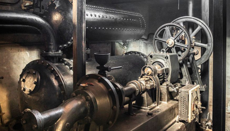 Visita al soterrani i xemeneia del Museu de les Aigües