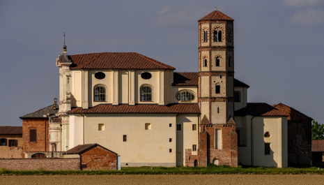 Passeggiata patrimoniale - Architetture e paesaggi risicoli in metamorfosi: dai monasteri alle moderne  strutture nei Borghi delle vie d’Acqua