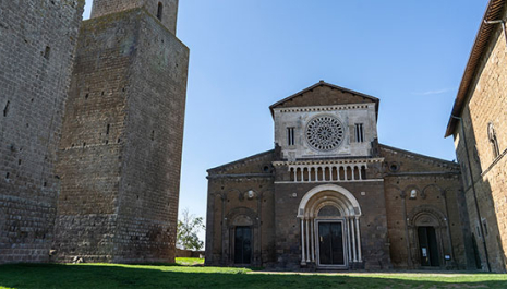 Architetture: l'arte di costruire a Tuscania, storie di opere e restauri. Il caso della Chiesa di San Pietro