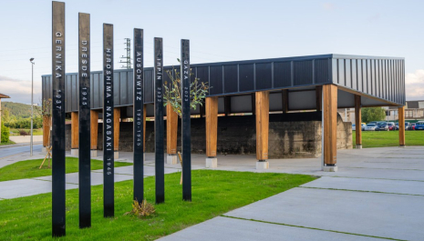 Transformación de Astra y Gernika-lumo: industria, guerra y memoria