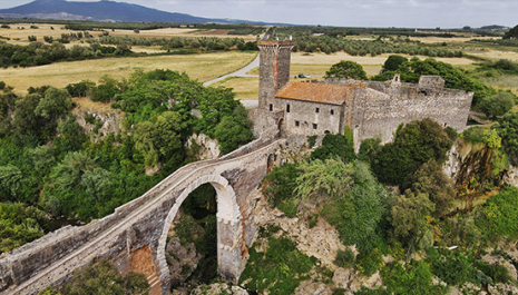 Vulci e il suo castello: una testimonianza architettonica strategicamente posta nel cuore dell’Etruria